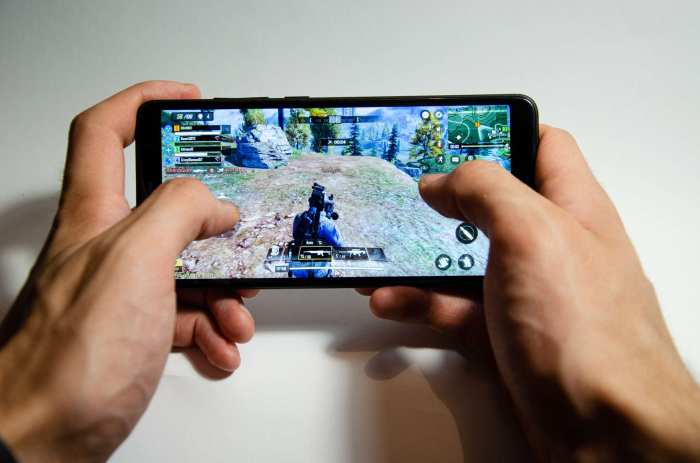 Tips Bermain Game Online Di Smartphone Untuk Pemula Dan Profesional